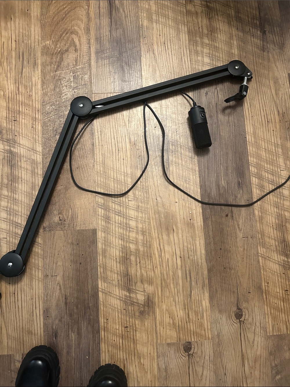 Adjustable Black Desk Microphone Arm Boom Stand & Microphone